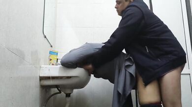Mumbai office employee fucked by senior manager in bathroom