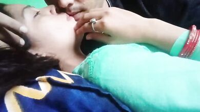 Hot Bengali couple stunning liplock kissing mms