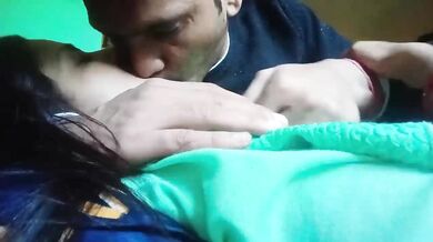 Hot Bengali couple stunning liplock kissing mms